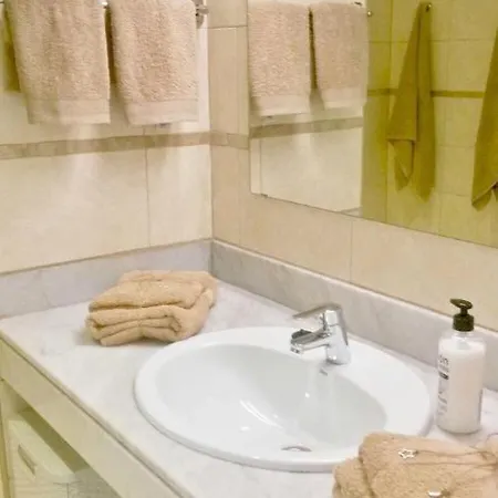 Apartment Harmony & Ocean Waves *